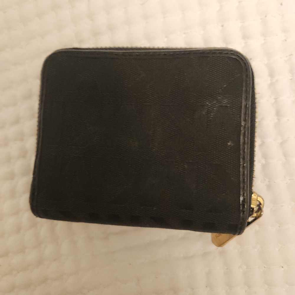 Michael Kors Black and Gold Wallet - Picture 2 of 8